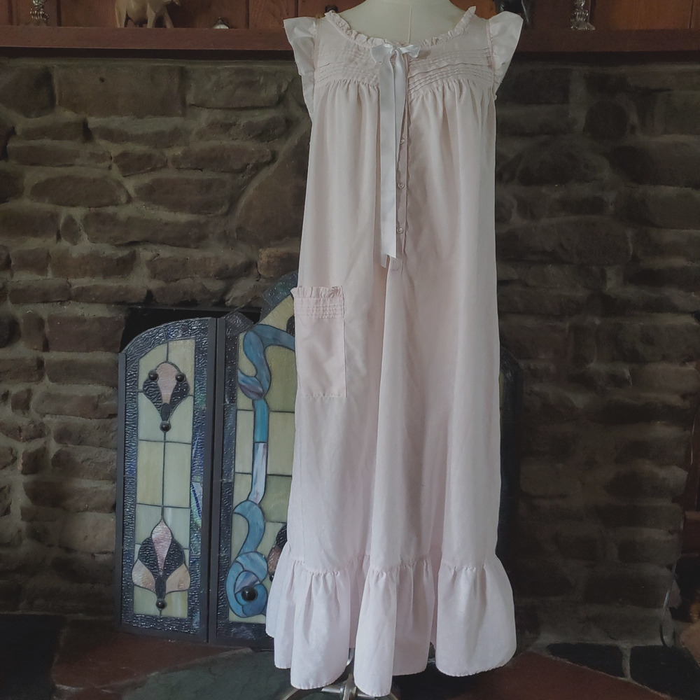 Vintage Miss Elaine Long Pink Nightgown Ruffles Ribbon Cottage Coquette Small